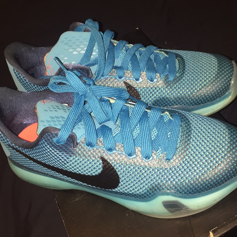 Kobe X (gs)  blue lagoons